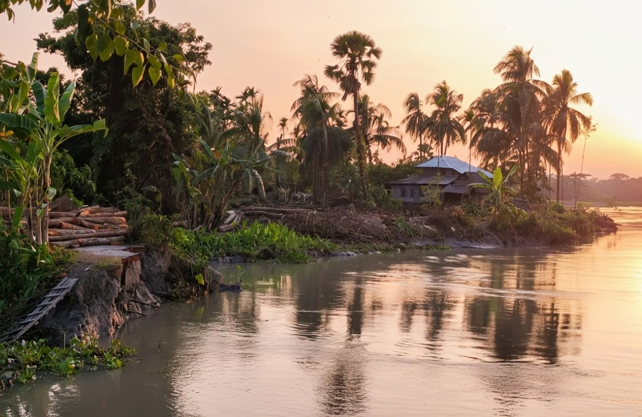 কারখানা নদীর ভয়াল থাবায় বাউফলে হাজারো পরিবারের আর্তনাদ